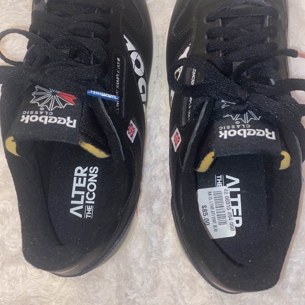 Mens Reebok Classic Sample Sneakers - Picture 5 of 8